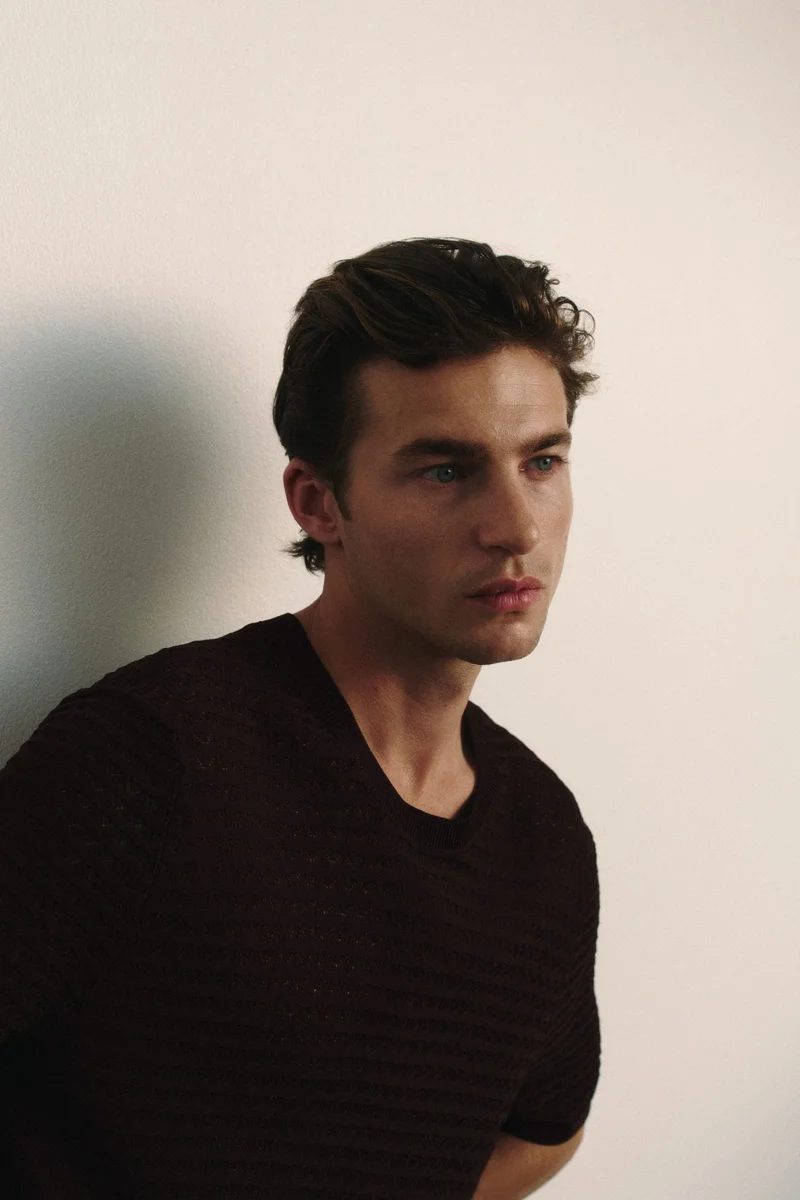 اتش اند ام تي-شيرت بقصّة سلِم